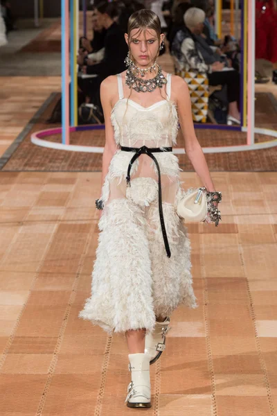 Look 31